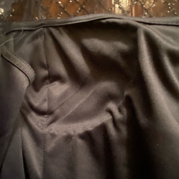 Adrianna Papell Women's Short-Sleeve Grid Beaded Gown - Picture 11 of 16